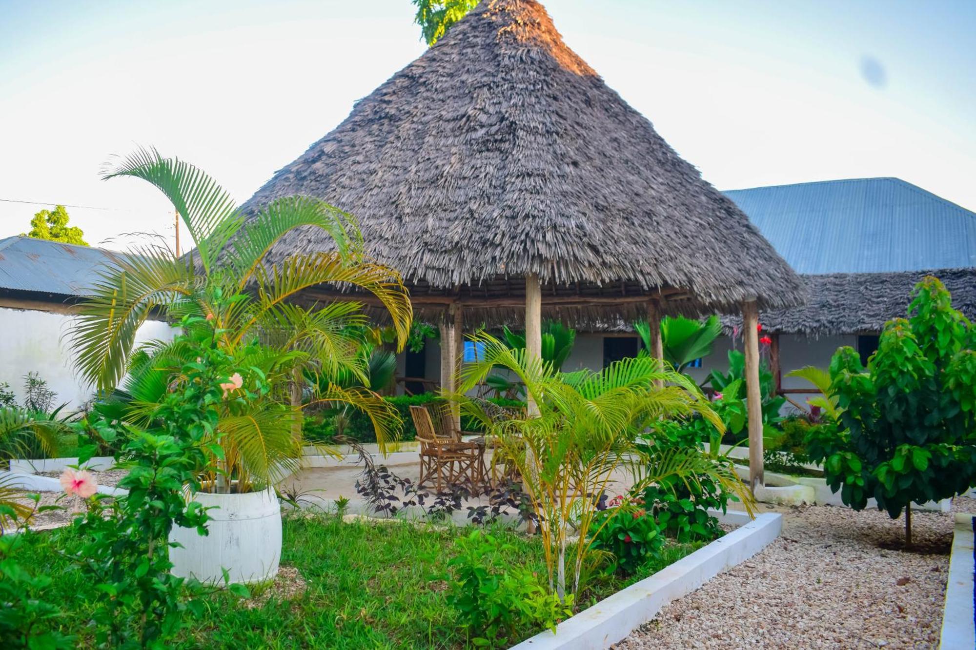 Uhuru House And Restaurant Nungwi Dış mekan fotoğraf